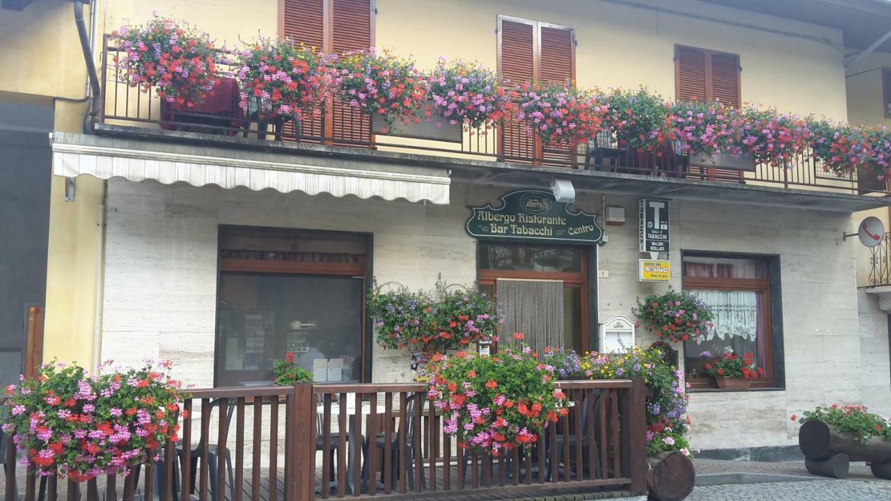 Albergo Ristorante Centro Vico Canavese Exterior foto