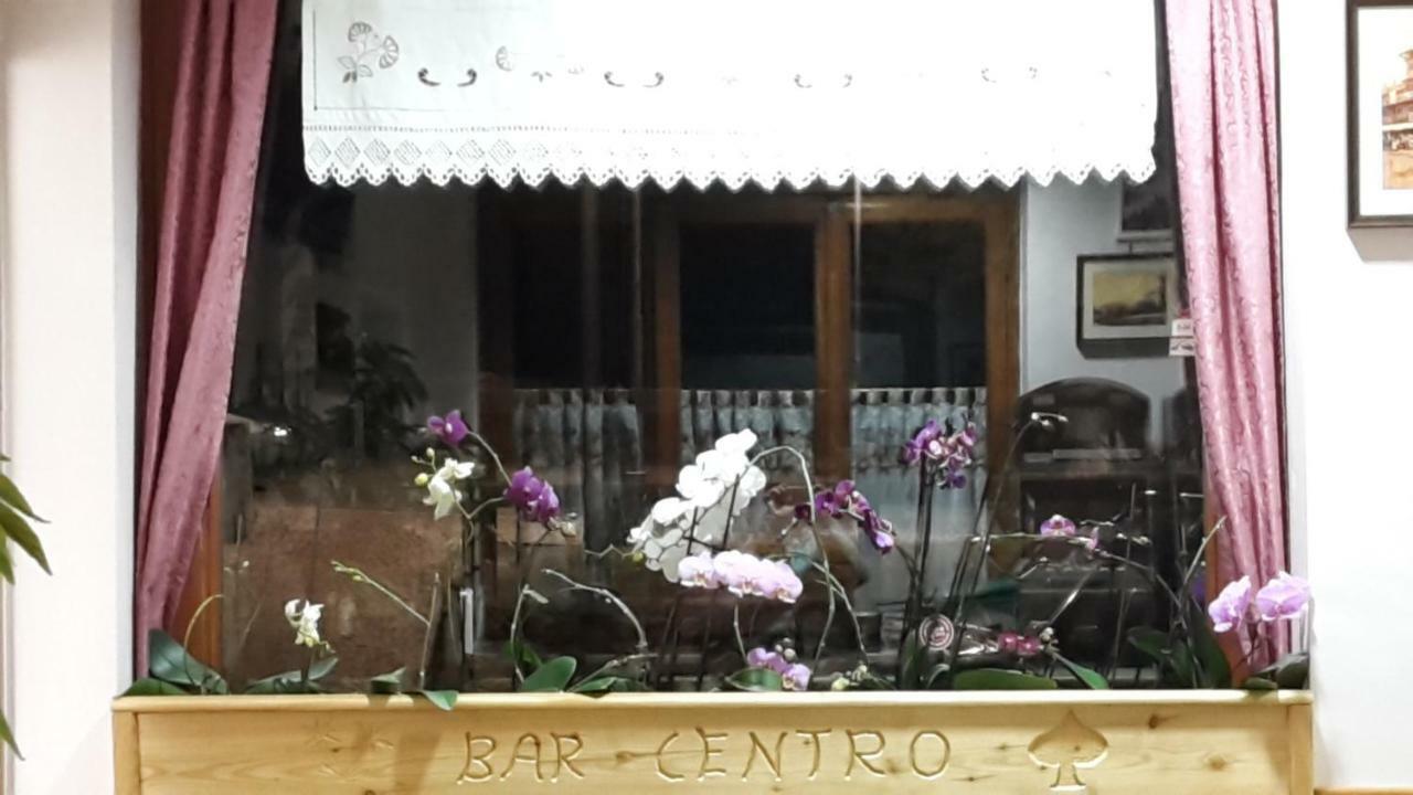 Albergo Ristorante Centro Vico Canavese Exterior foto