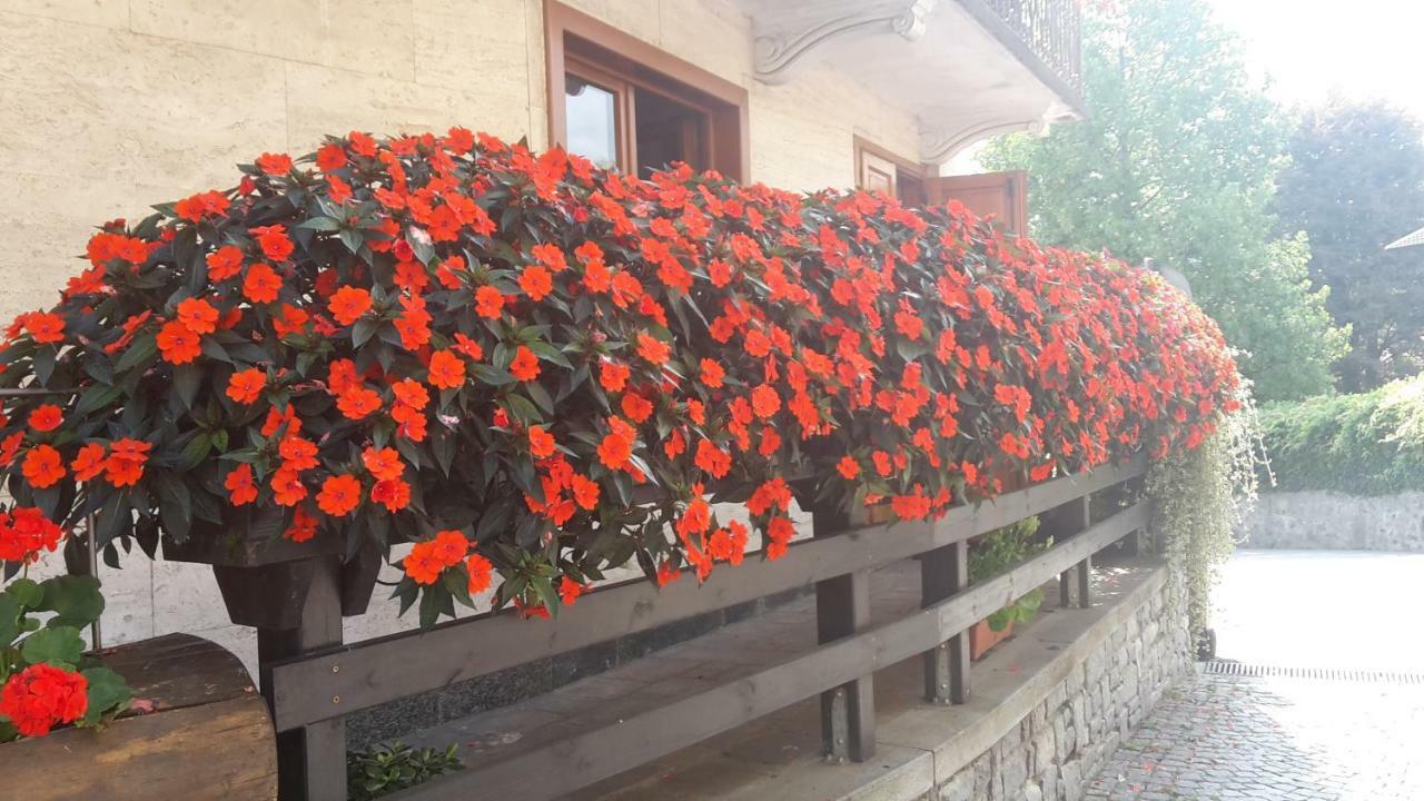 Albergo Ristorante Centro Vico Canavese Exterior foto